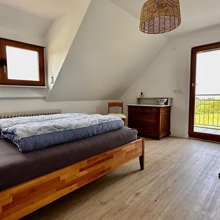 Werner Mit 5 Schlafzimmern, Sauna & Naturidylle Schliengen